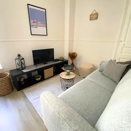 Le Clain- Cathedrale -la Conciergerie Apartment *