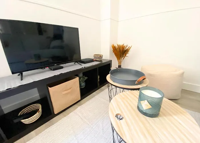 Le Clain- Cathedrale -la Conciergerie *