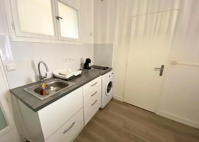 Le Clain- Cathedrale -la Conciergerie Poitiers